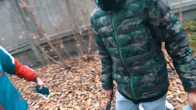 РАЗБИЛИ МАШИНУ В ЛЕСУ. ГОПНИКИ ЗАБРАЛИ ДЕНЬГИ И ОТОБРАЛИ АЙФОН XS MAX. смотреть онлайн