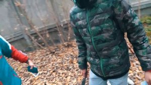 РАЗБИЛИ МАШИНУ В ЛЕСУ. ГОПНИКИ ЗАБРАЛИ ДЕНЬГИ И ОТОБРАЛИ АЙФОН XS MAX.