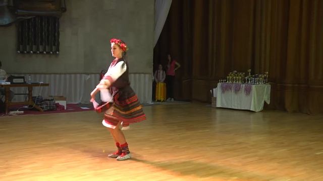 Болгарский танец "Вифиния". Исполняет Лобова Анна солистка ансамбля танца "Акцент" смотреть онлайн