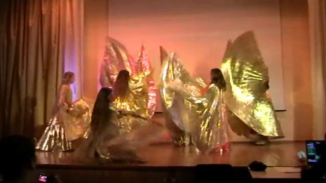 детский танец с крыльями смотреть онлайн