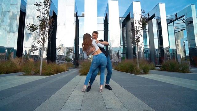 Savage Love (Laxed - Siren Beat) - Jawsh 685, Jason Derulo |Bachata | Victor & Valeria смотреть онлайн