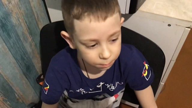 Родителей не пустили в детский сад/Небольшие ПОКУПКИ ПРОДУКТОВ/Варю борщ и дранники/ВЕСНА В СИБИРИ смотреть онлайн