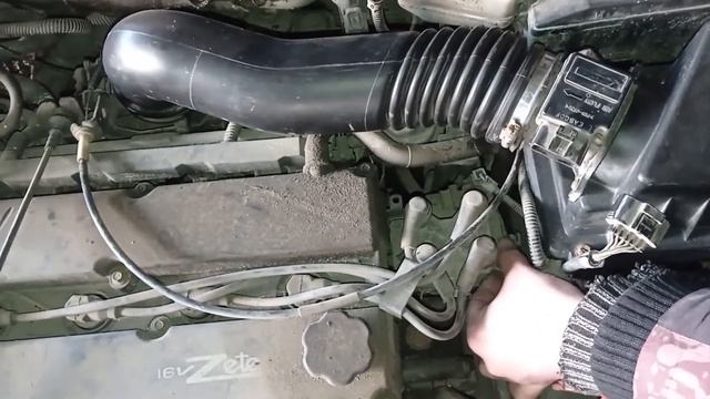 Как снять катушку зажигания Ford Focus 1 два литра #RAZNOBOY #FordFocus1 #фордфокус1