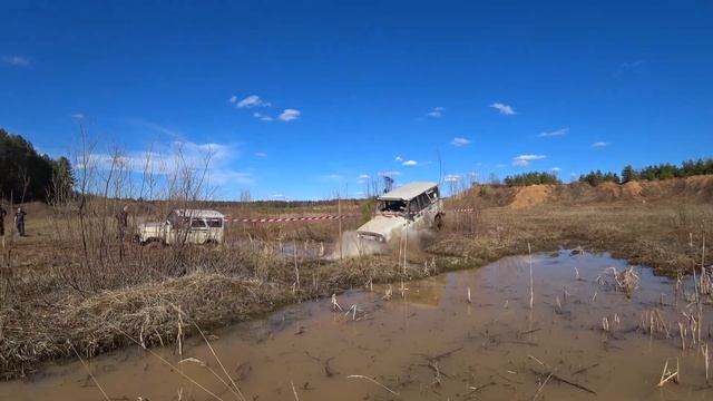 Биатлон 4х4 и первый выезд САМОДЕЛЬНОГО КВАДРОЦИКЛА (Карьер в Шошке 8мая 2021года) смотреть онлайн