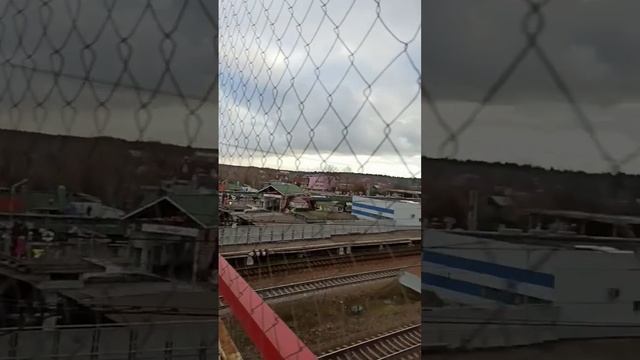 Бывает лёд сильней огня,зима — порой длиннее лета,бывает ночь длиннее дня... смотреть онлайн