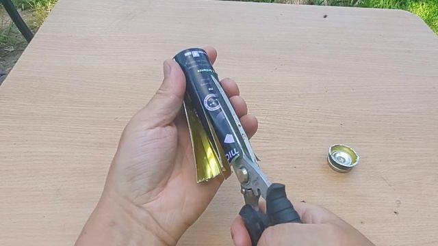 Декоративный ветряк из баллона женского дезодоранта своими руками. Отпугиватель птиц и кротов смотреть онлайн