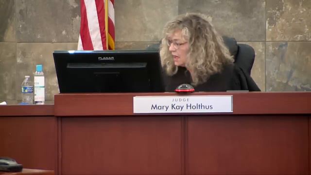 Man who attacked Las Vegas judge sentenced to 19 months for battery charges смотреть онлайн
