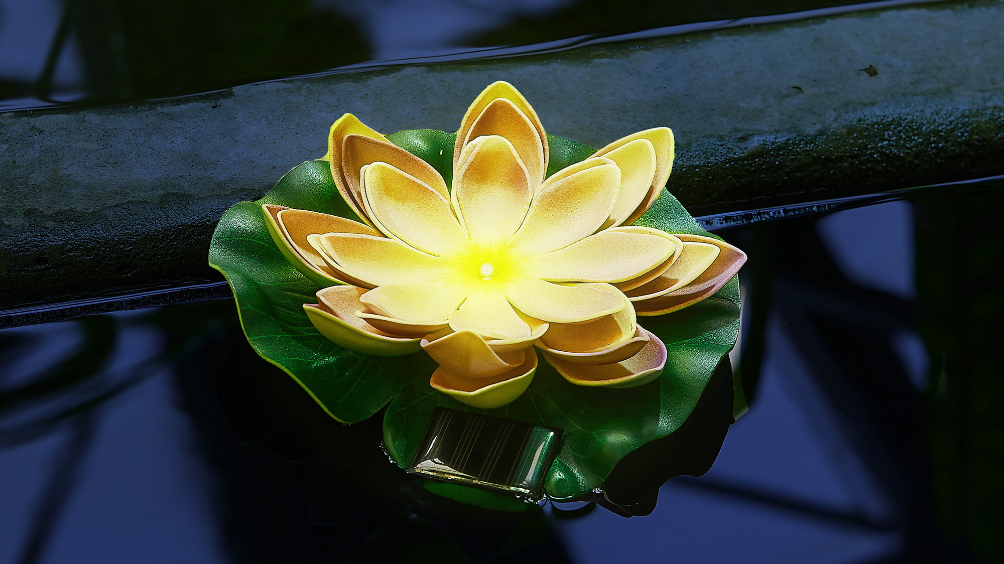 Садовый светильник солар Uniel USL-S-827/PT060 YELLOW WATERLILY UL-00011600