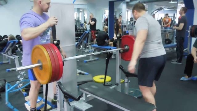 ЖИМ ЛЕЖА 200кг БЕЗ ЭКИПЕРОВКИ смотреть онлайн