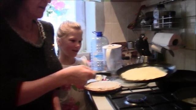 МАСЛЕНИЦА Как правильно печь блины! смотреть онлайн