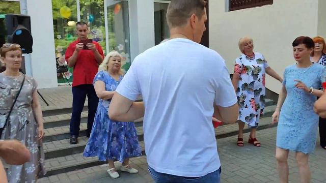16.07.23г..."КЕНГУРУ"... звучит на танцполе в Гомельском парке... смотреть онлайн