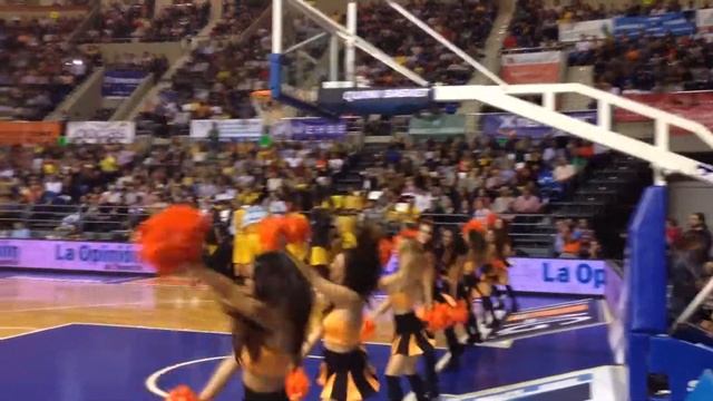 Hard Rock Cafe Tenerife dancing @ Iberostar Tenerife - Real Madrid pt2 смотреть онлайн