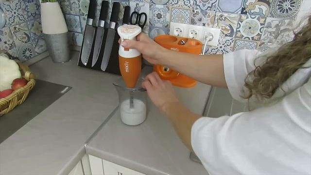 Делаем молочную пенку для кофе при помощи кухонного комбайна Микси (Mixsy) от Цептер смотреть онлайн