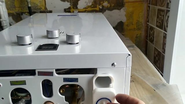 Распаковка — Газовая колонка Edisson Е 20 D смотреть онлайн