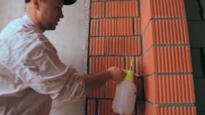 Как убрать высолы на кирпиче правильно.