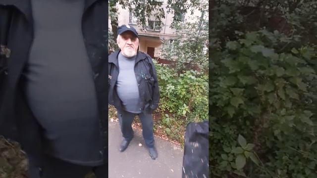 Синдром плюшкина. Свалка во дворе многоквартирного дома. смотреть онлайн