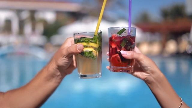 Cocktails on the Beach Коктейли на пляже смотреть онлайн