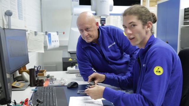 Apprenticeships at METTLER TOLEDO Switzerland: Logistics смотреть онлайн