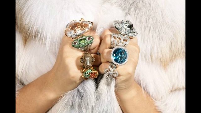 Платье и стильные аксессуары смотреть онлайн