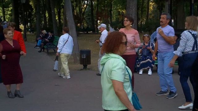 ТАНЦЫ "ХОРА"ВОДЫ В ЦЕНТРАЛЬНОМ ПАРКЕ (ЦП) 07.10.2023. (3 ЭПИЗОДА) ЭПИЗОД 2 смотреть онлайн