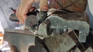 Перебранный задний тормозной суппорт форд фокус 2