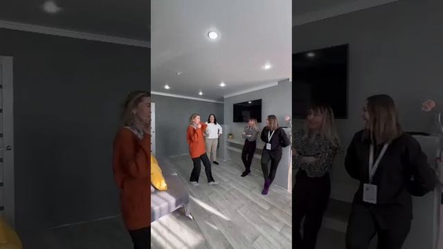 большой дружный коллектив.