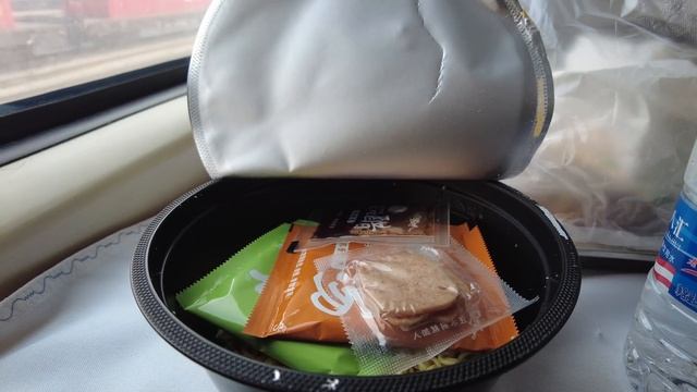 54 hours on the worlds highest Railway-From Guangzhou To Lhsa-Sleeper Train 4K смотреть онлайн