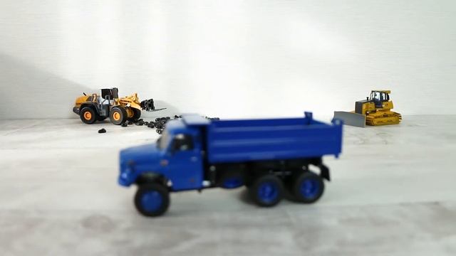 TATRA 148 S3 на радиоуправлении: модель практически готова смотреть онлайн