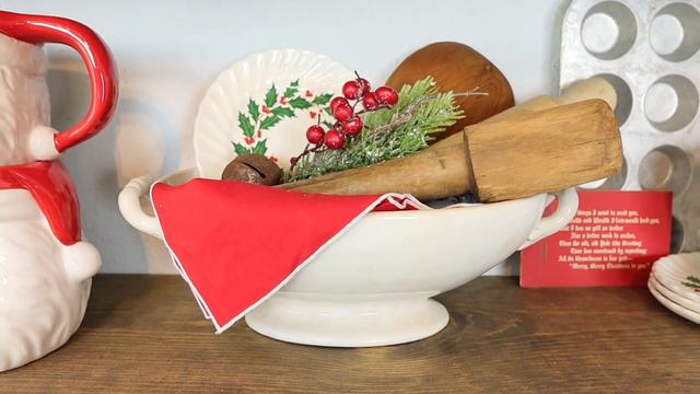 2021 CHRISTMAS DECORATE WITH ME | CHRISTMAS DECOR IDEAS | TRADITIONAL CHRISTMAS | Vintage Christmas