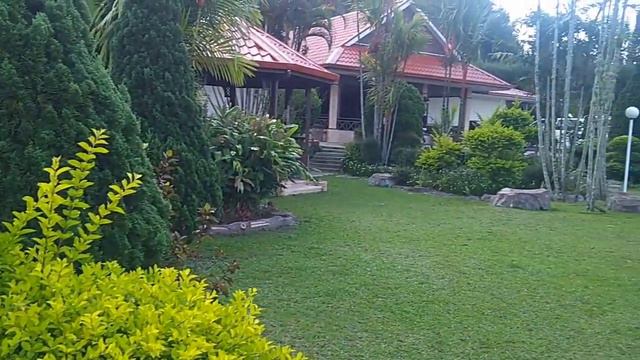 Stay at Zen Garden Resort and visit Kundasang memorial park смотреть онлайн