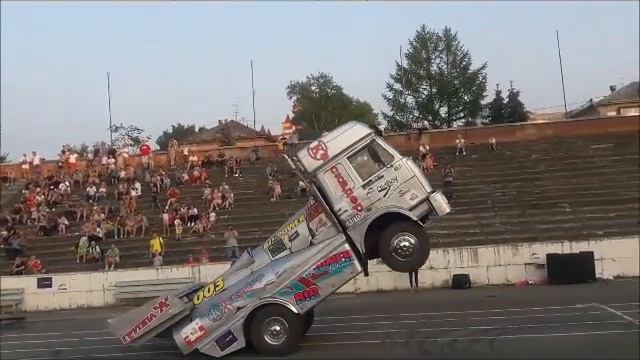 Шоу каскадеров