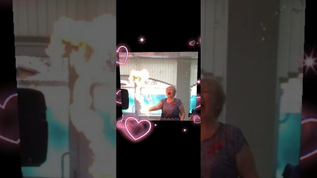 На каком фото тебе стало спокойнее смотреть онлайн