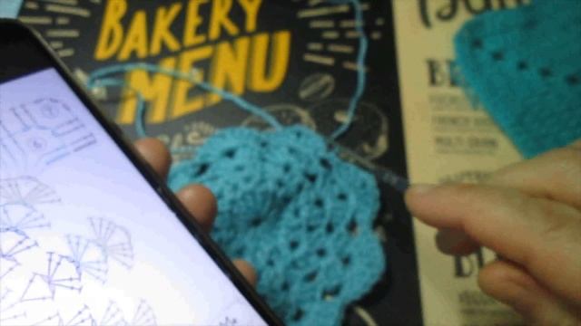 Разберем вязание пледа с красивым мотивом смотреть онлайн