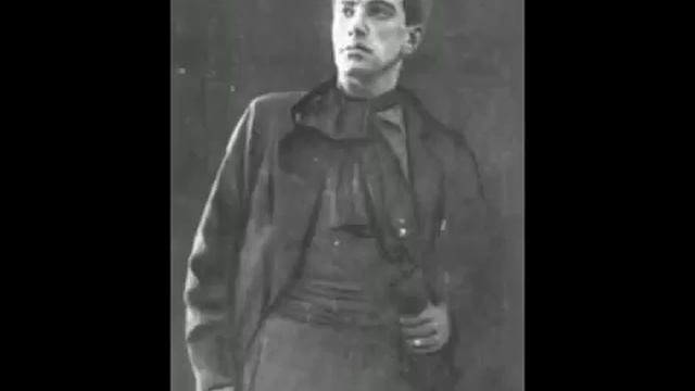 Маяковский (читает "Послушайте") смотреть онлайн