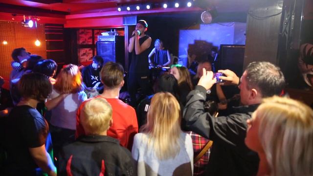 DezMorol – Три полоски (Animal ДжаZ cover) | Сентябрьгорит party | РОК-БАР 29.9 | 5E1C6612 смотреть онлайн