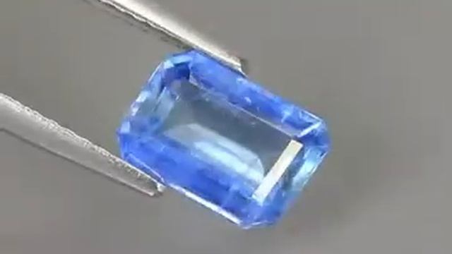 Камень Кианит натуральный 1.67 карат Артикул: 18872 цена: 1330 руб смотреть онлайн