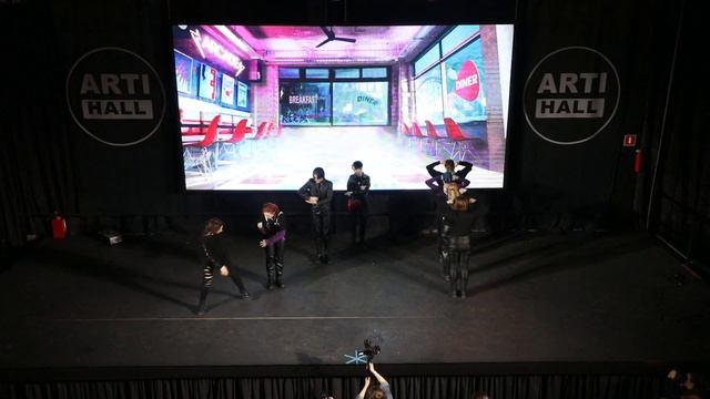 VERSUS - Stray Kids - Maniac - IDOLCON 2022 Spring смотреть онлайн