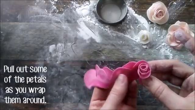 How *I* use the "Easiest Rose Ever" cutter to make a fondant rose смотреть онлайн