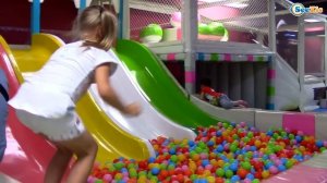 Хелло Китти и Ярослава в Развлекательном Центре – Марк Анталия. Видео для детей Hello Kitty Toys