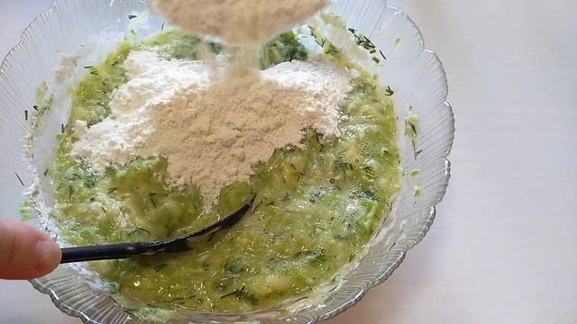 Такой рецепт из КАБАЧКОВ нельзя забыть! БЛИНЫ ИЗ КАБАЧКОВ! БЫСТРО ПРОСТО ВКУСНО! ГОТОВИМ ДОМА! смотреть онлайн