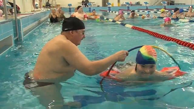 Праздник в бассейне "Шинник" ЯРОО инвалидов "Лицом к миру" смотреть онлайн