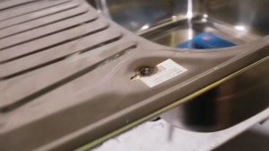 Как сделать отверстие в мойке из нержавейки под смеситель