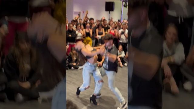 Luis y Andrea - Bachata Sensual Workshop ? - Evento people Roma 2023 смотреть онлайн