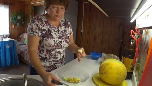 ВЛОГ Примерка куртки / Дыня Идилия / Картошку не сажаем ! / Дождались 18 сентября 2020 г. смотреть онлайн