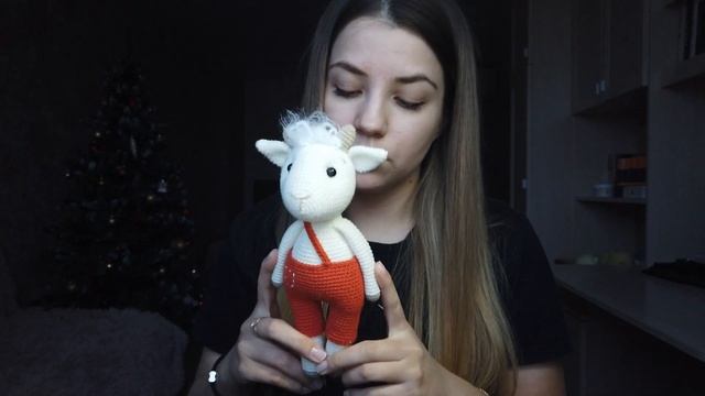 Готовые работы/Вязаные игрушки/Первый раз иду на ярмарку смотреть онлайн