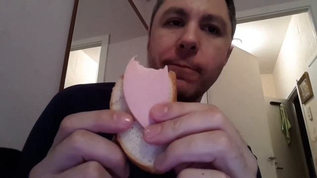 MUKBANG. БУТЕРБРОДЫ С ДОКТОРСКОЙ КОЛБАСОЙ, И КРУЖКА МОЛОКА. ОБЖОР. смотреть онлайн