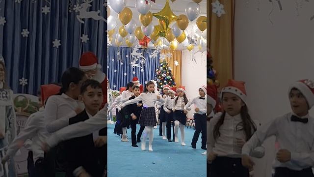 вот как мы исправляли Новый год в школе смотреть онлайн