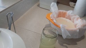 Нежный творожок из ряженки. Утро на кухне.