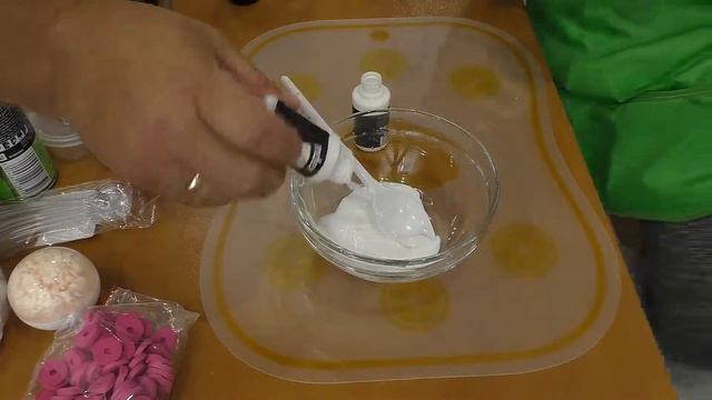 Сделай слайм одной рукой.