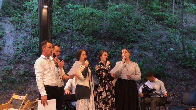 ?Нежные крылья любви || Красивая песня родителям ? смотреть онлайн